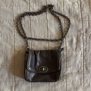Small Fossil crossbody in green leather (with removable chain handle)